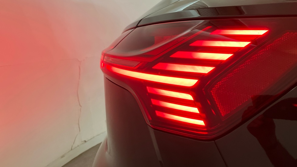 Audi e-tron 300kW 55 Quattro 95kWh Launch Edition 5dr Auto Electric Estate - Image 30