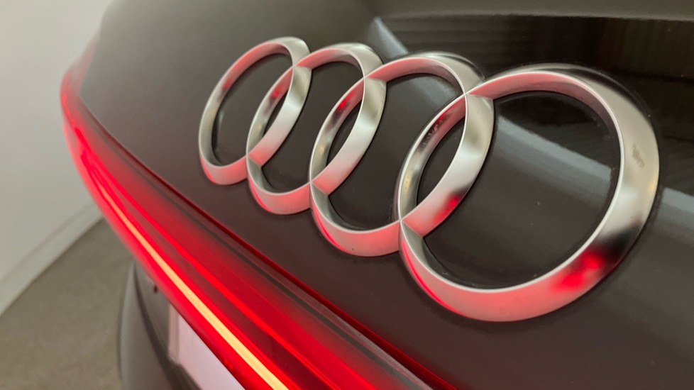 Audi e-tron 300kW 55 Quattro 95kWh Launch Edition 5dr Auto Electric Estate - Image 31