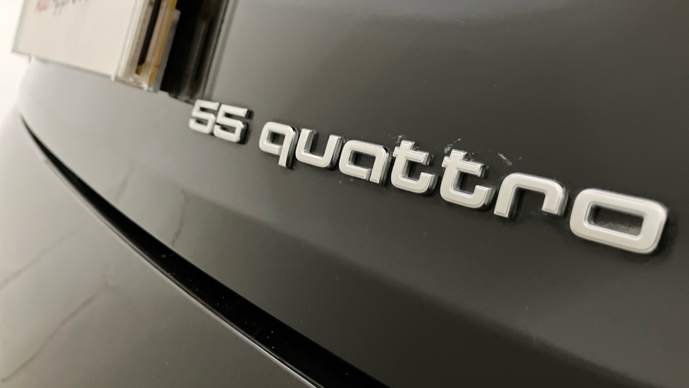 Audi e-tron 300kW 55 Quattro 95kWh Launch Edition 5dr Auto Electric Estate - Image 32