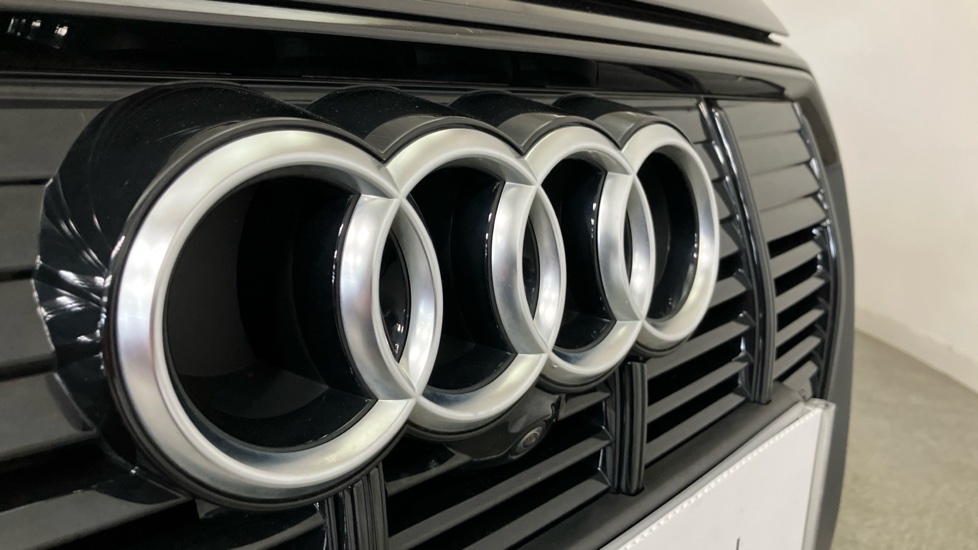 Audi e-tron 300kW 55 Quattro 95kWh Launch Edition 5dr Auto Electric Estate - Image 40
