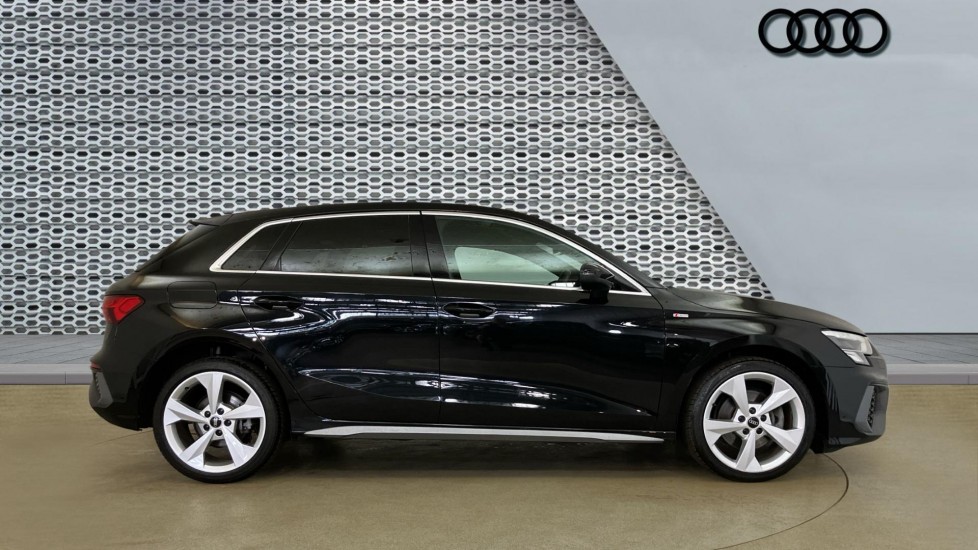 Audi A3 40 TFSI e S Line 5dr S Tronic Hatchback - Image 4