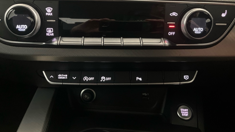 Audi A4 35 TFSI Sport 4dr S Tronic [17Inch  Alloy] Petrol Saloon - Image 27