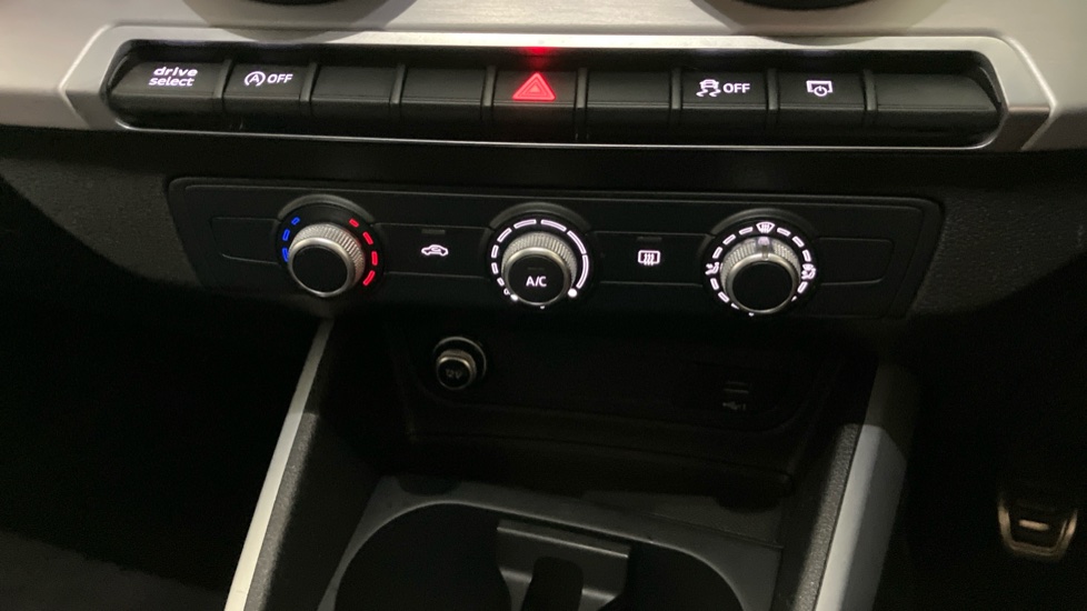 Audi Q2 35 TFSI S Line 5dr Petrol Estate - Image 13