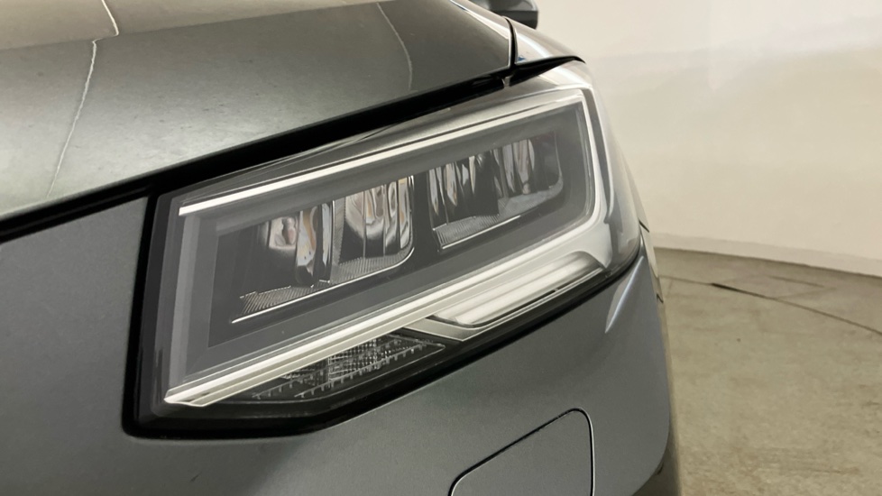 Audi Q2 35 TFSI S Line 5dr Petrol Estate - Image 32