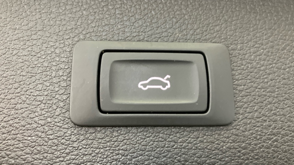 Audi Q2 35 TFSI S Line 5dr Petrol Estate - Image 37