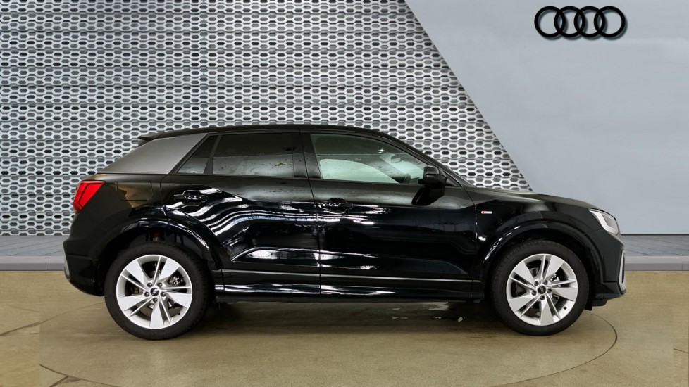 Audi Q2 35 TFSI S Line 5dr S Tronic Petrol Estate - Image 4