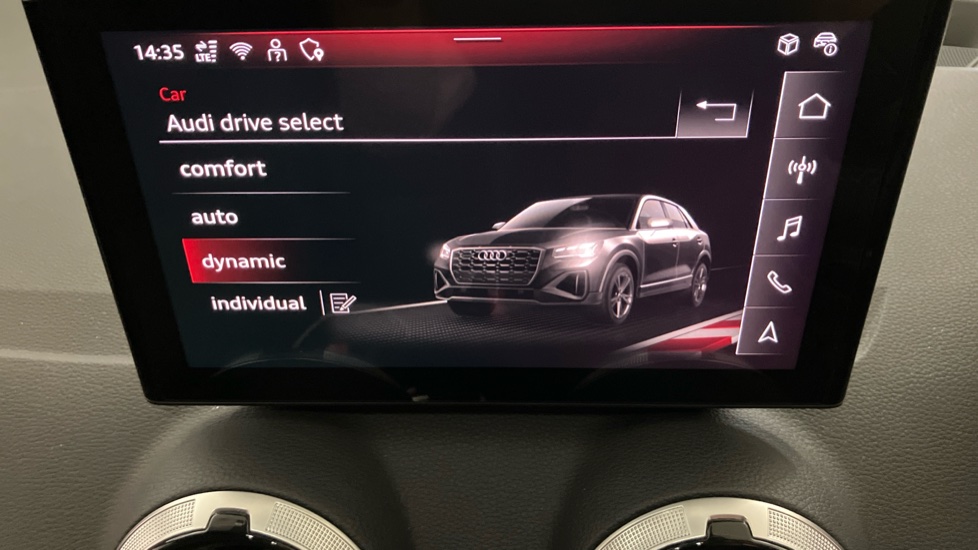 Audi Q2 30 TFSI 116 S Line 5dr [Tech] Petrol Estate - Image 31