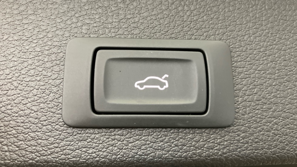 Audi Q2 30 TFSI 116 S Line 5dr [Tech] Petrol Estate - Image 45