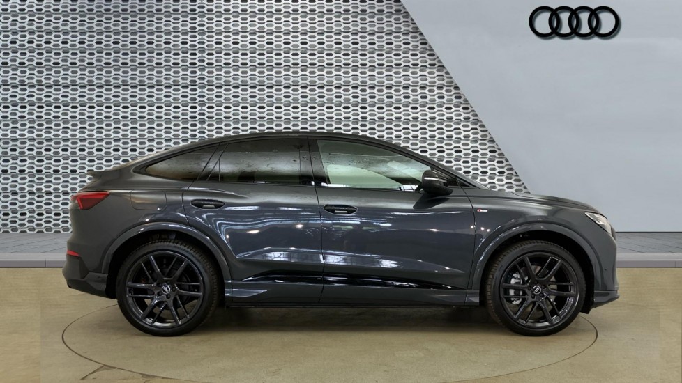 Audi Q4 e-tron 150kW 63kWh Vorsprung 5dr Auto Electric Estate - Image 4