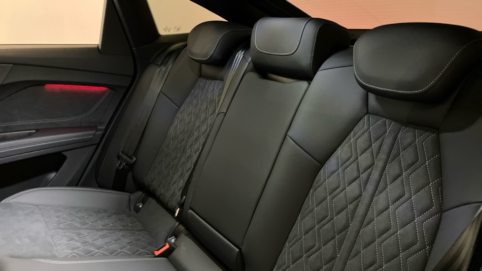 Audi Q4 e-tron 150kW 63kWh Vorsprung 5dr Auto Electric Estate - Image 16