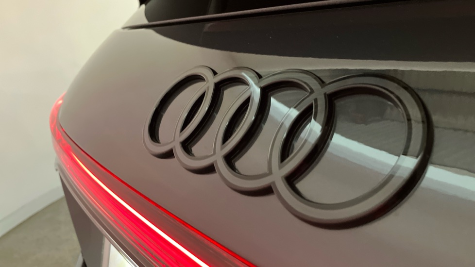 Audi Q4 e-tron 150kW 63kWh Vorsprung 5dr Auto Electric Estate - Image 32