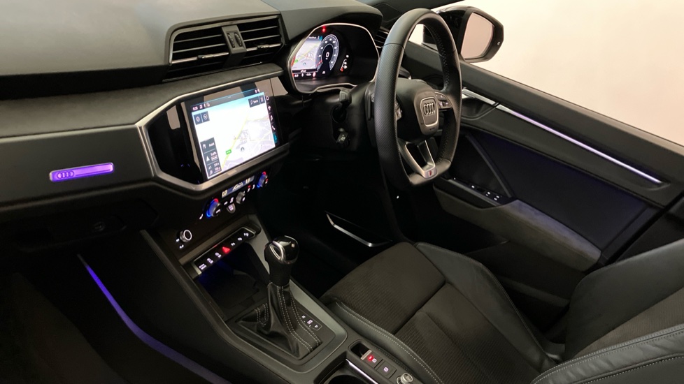 Audi Q3 35 TDI Vorsprung 5dr S Tronic Diesel Estate - Image 2