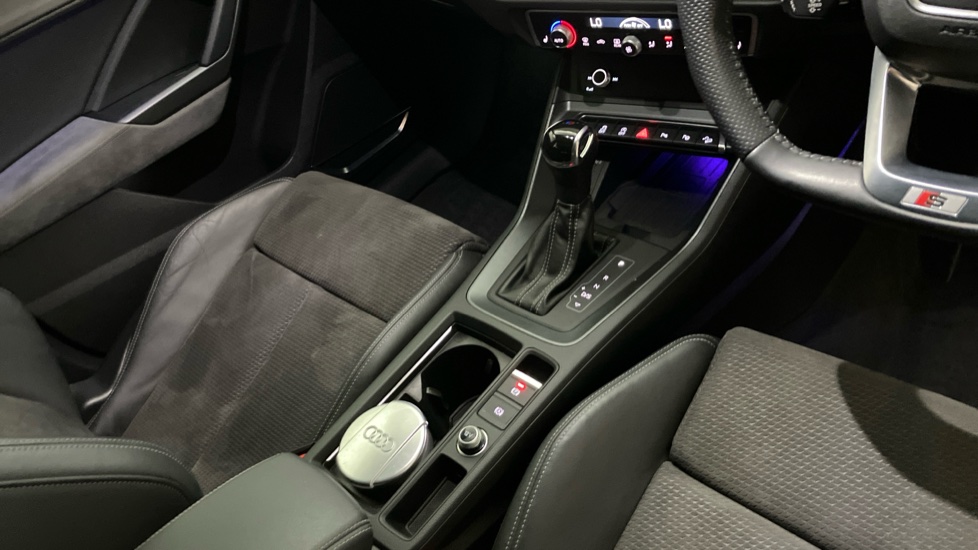Audi Q3 35 TDI Vorsprung 5dr S Tronic Diesel Estate - Image 14