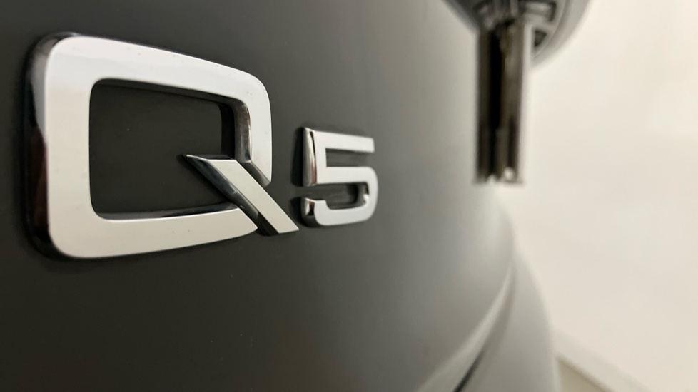 Audi Q5 40 TDI Quattro S Line 5dr S Tronic [C+S] Diesel Estate - Image 34