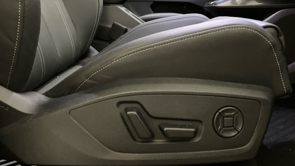 Audi Q4 e-tron 150kW 40 63kWh S Line 5dr Auto [Leather] Electric Estate - Image 23