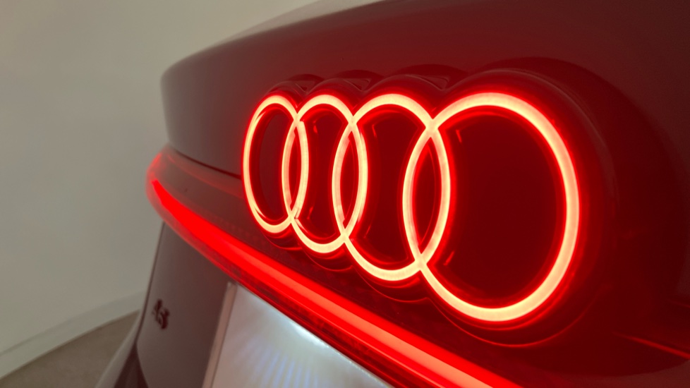 Audi A6 270kW Performance 100kWh S Line 5dr Auto [S+V] Electric Estate - Image 32
