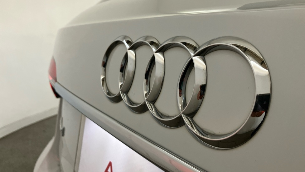 Audi A4 30 TDI Technik 5dr S Tronic Diesel Estate - Image 27