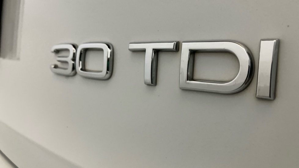 Audi A4 30 TDI Technik 5dr S Tronic Diesel Estate - Image 40