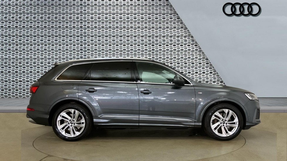 Audi Q7 50 TDI Quattro S Line 5dr Tiptronic Diesel Estate - Image 4