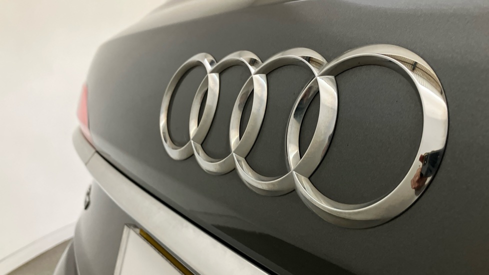Audi Q7 50 TDI Quattro S Line 5dr Tiptronic Diesel Estate - Image 32
