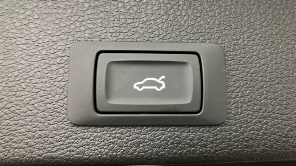 Audi Q2 30 TFSI 116 Sport 5dr [Tech] Petrol Estate - Image 38