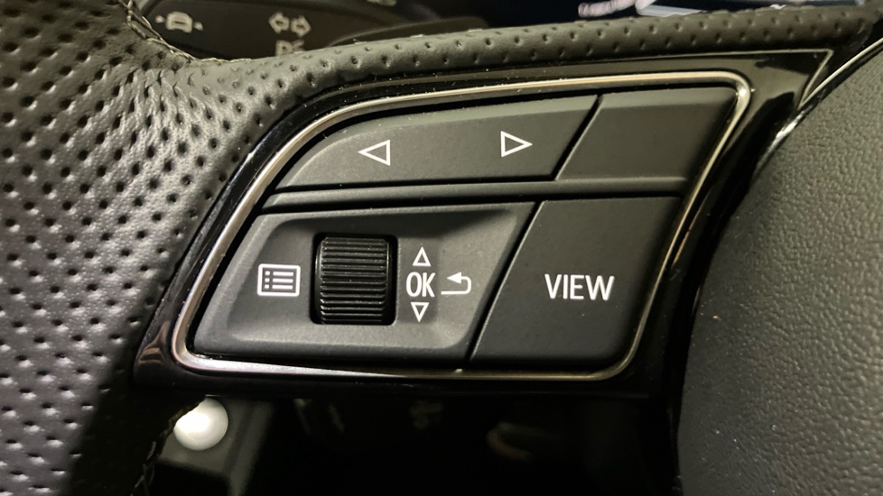 Audi A4 35 TFSI Black Edition 5dr S Tronic Petrol Estate - Image 17