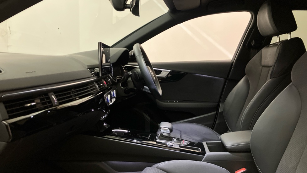 Audi A4 35 TFSI Black Edition 5dr S Tronic Petrol Estate - Image 25