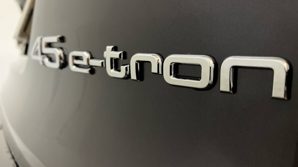 Audi Q4 e-tron 210kW 45 82kWh S Line 5dr Auto [Leather/Tech Pack] Electric Estate - Image 29