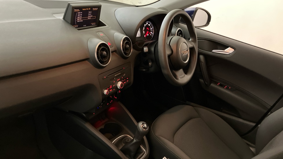 Audi A1 1.2 TFSI SE 5dr Petrol Hatchback - Image 2