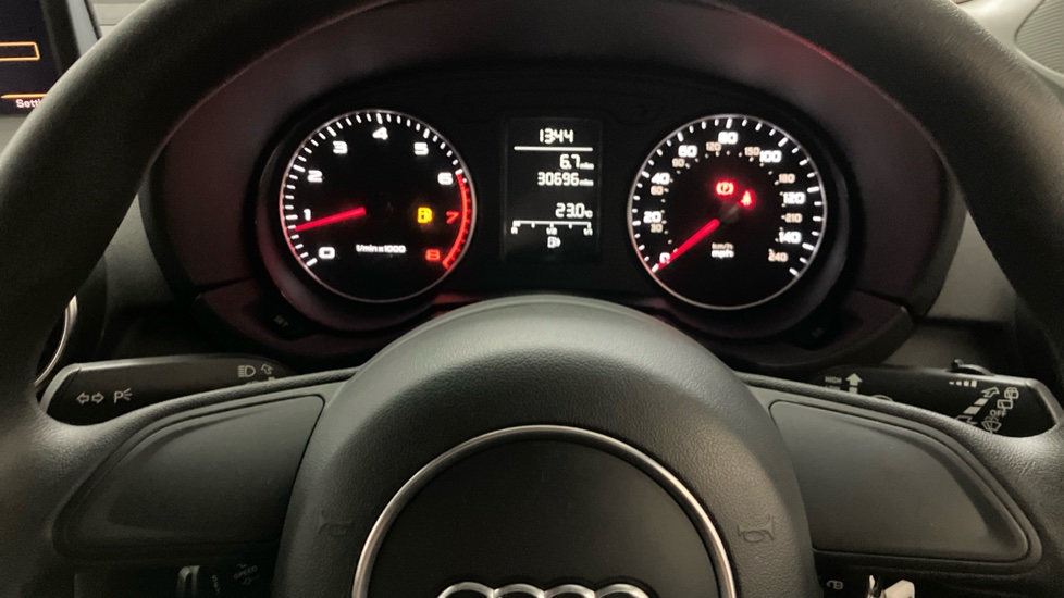 Audi A1 1.2 TFSI SE 5dr Petrol Hatchback - Image 10