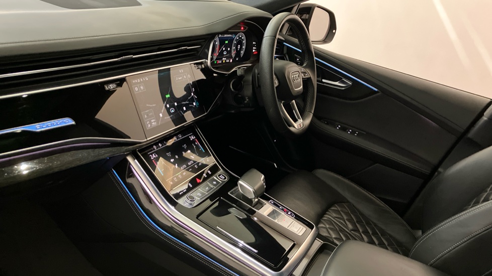 Audi Q8 55 TFSI Quattro Vorsprung 5dr Tiptronic Petrol Estate - Image 2