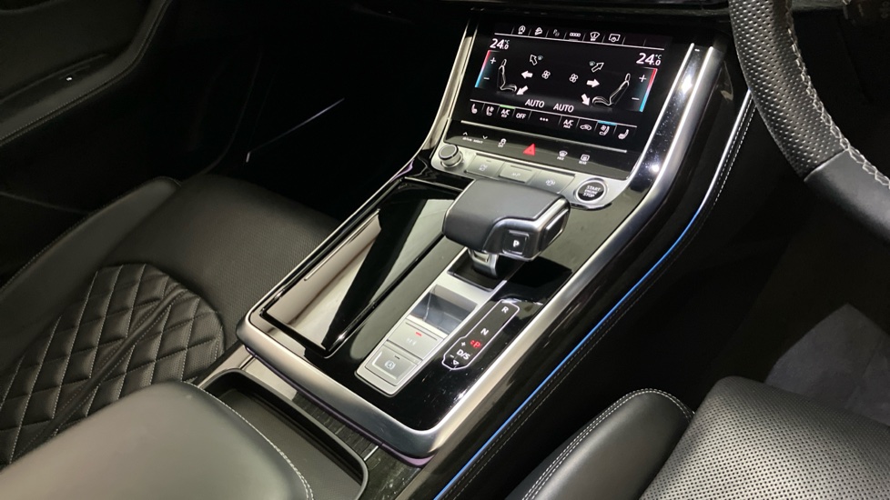 Audi Q8 55 TFSI Quattro Vorsprung 5dr Tiptronic Petrol Estate - Image 14