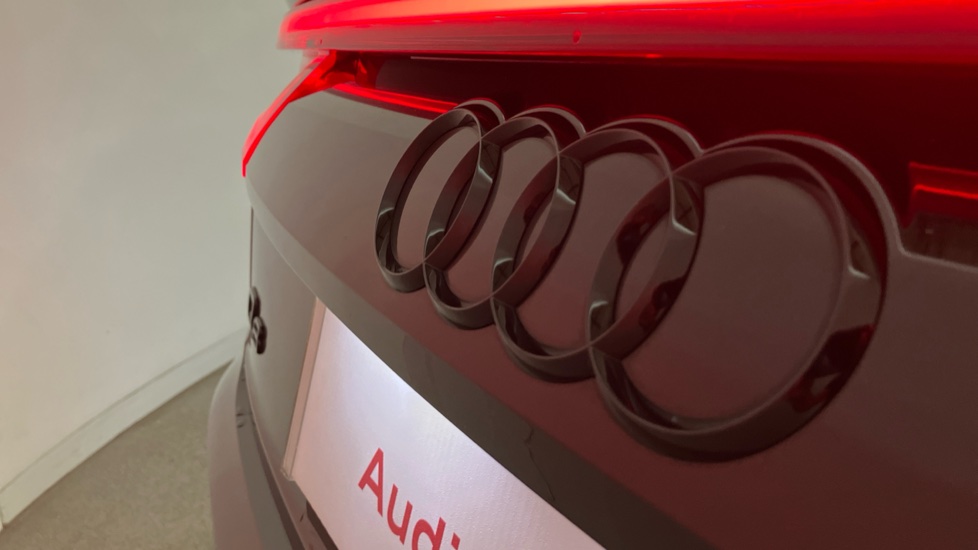 Audi Q8 55 TFSI Quattro Vorsprung 5dr Tiptronic Petrol Estate - Image 28