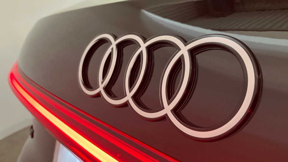 Audi Q5 2.0 TFSI e Quattro 299 S Line 5dr S Tronic Estate - Image 29