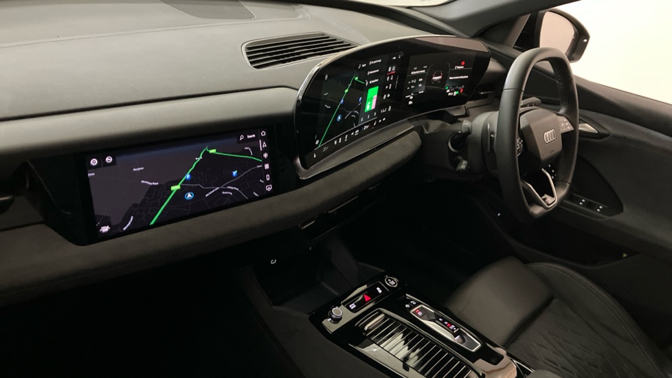 Audi Q6 185kW 83kWh Edition 1 5dr Auto Electric Hatchback - Image 2