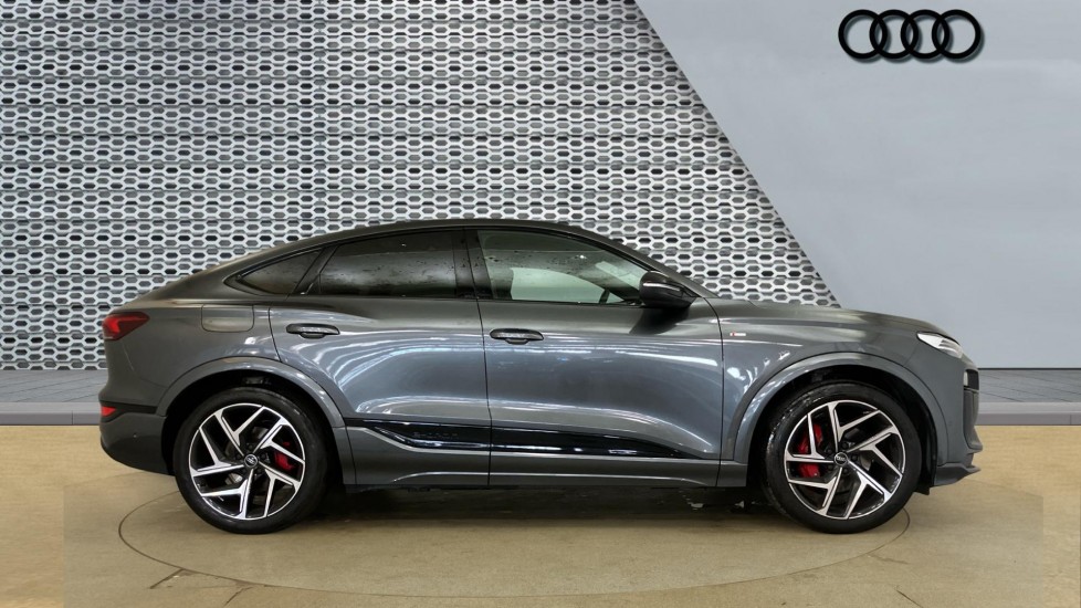 Audi Q6 185kW 83kWh Edition 1 5dr Auto Electric Hatchback - Image 4