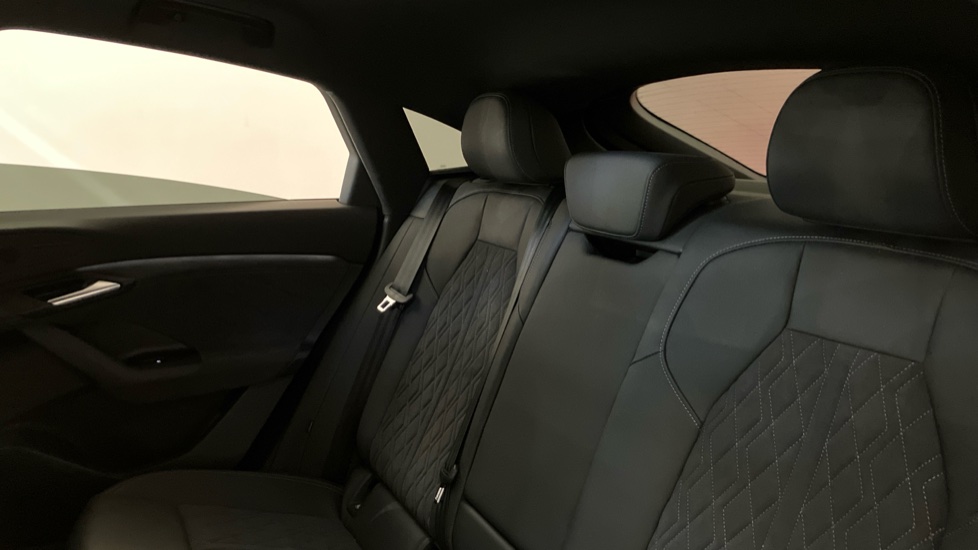 Audi Q6 185kW 83kWh Edition 1 5dr Auto Electric Hatchback - Image 16