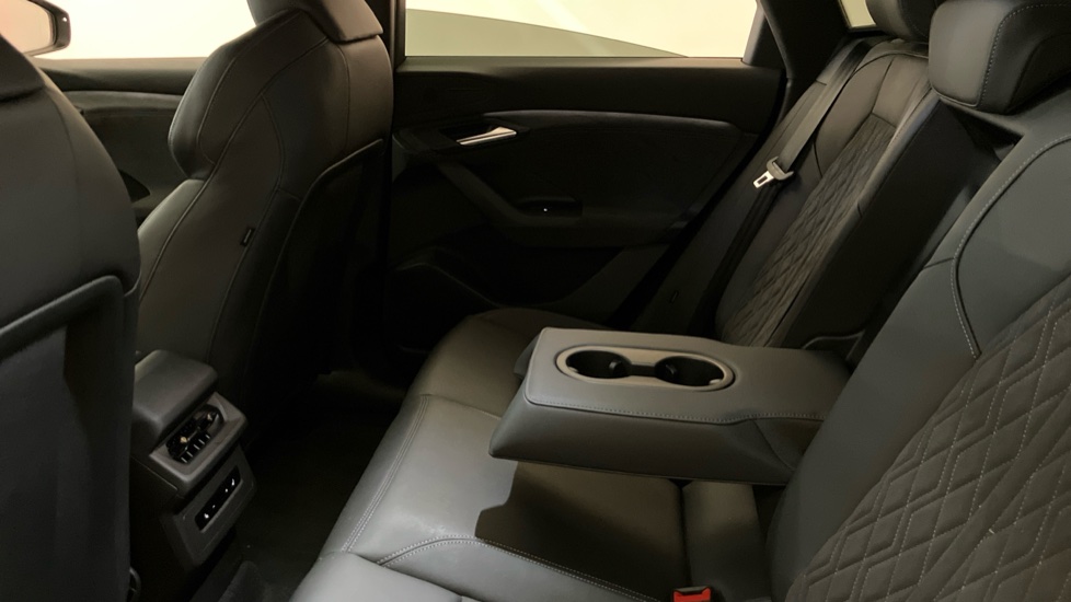 Audi Q6 185kW 83kWh Edition 1 5dr Auto Electric Hatchback - Image 32