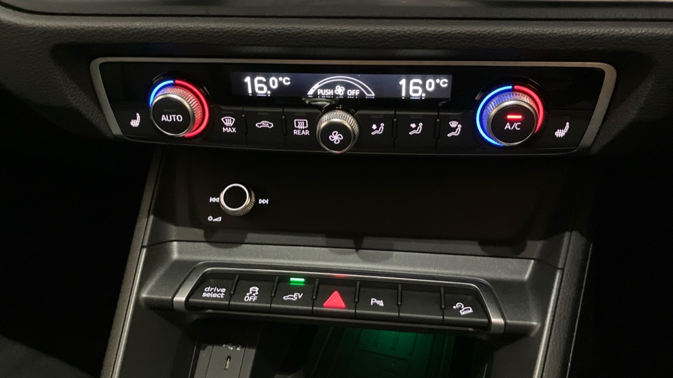 Audi Q3 45 TFSI e Black Edition 5dr S Tronic Estate - Image 13
