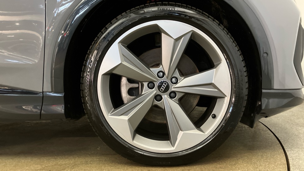 Audi Q4 e-tron 210kW 45 82kWh Black Edition 5dr Auto Electric Estate - Image 5