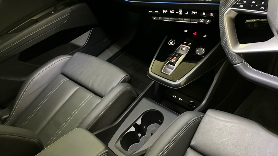 Audi Q4 e-tron 210kW 45 82kWh Black Edition 5dr Auto Electric Estate - Image 14