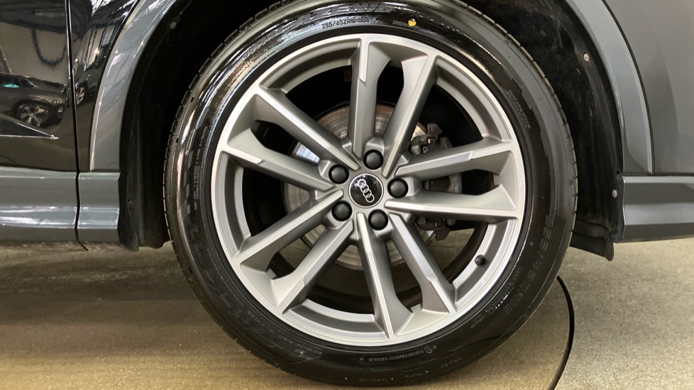 Audi Q3 35 TFSI Black Edition 5dr S Tronic [C+S Pack] Petrol Estate - Image 5