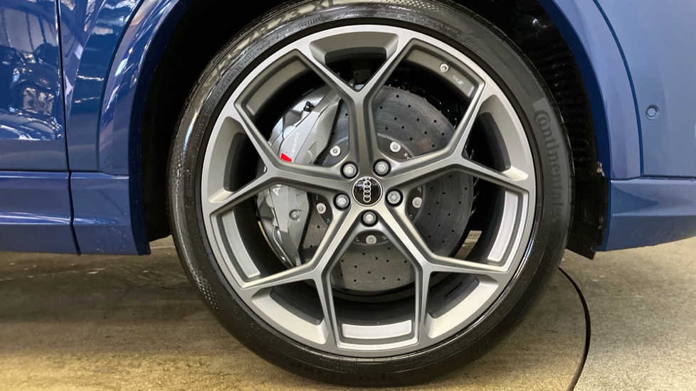 Audi RS Q8 TFSI 640 Quattro Perform Carbon Black 5dr Tiptron Petrol Estate - Image 5