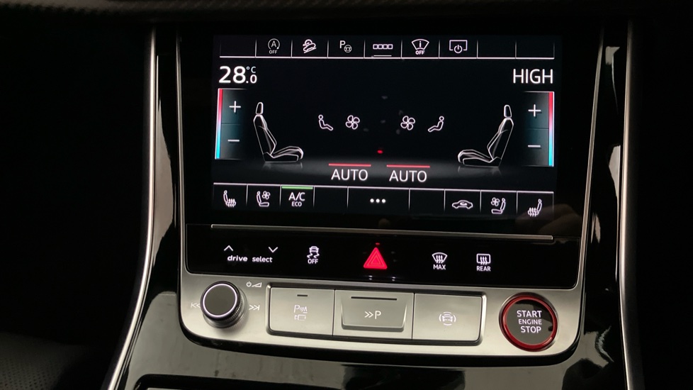 Audi RS Q8 TFSI 640 Quattro Perform Carbon Black 5dr Tiptron Petrol Estate - Image 13