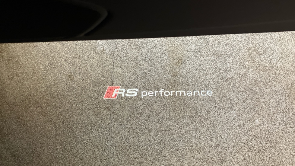 Audi RS Q8 TFSI 640 Quattro Perform Carbon Black 5dr Tiptron Petrol Estate - Image 25