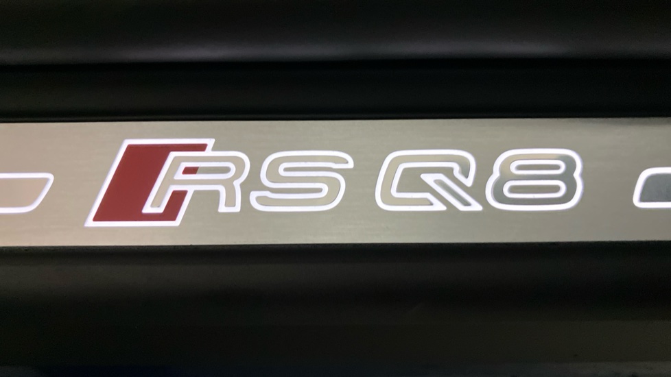 Audi RS Q8 TFSI 640 Quattro Perform Carbon Black 5dr Tiptron Petrol Estate - Image 26