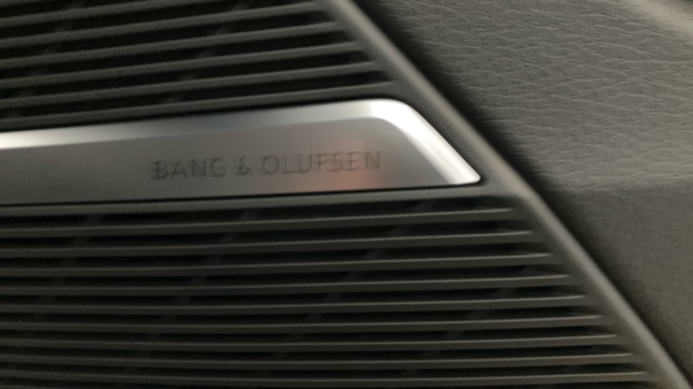 Audi RS Q8 TFSI 640 Quattro Perform Carbon Black 5dr Tiptron Petrol Estate - Image 32