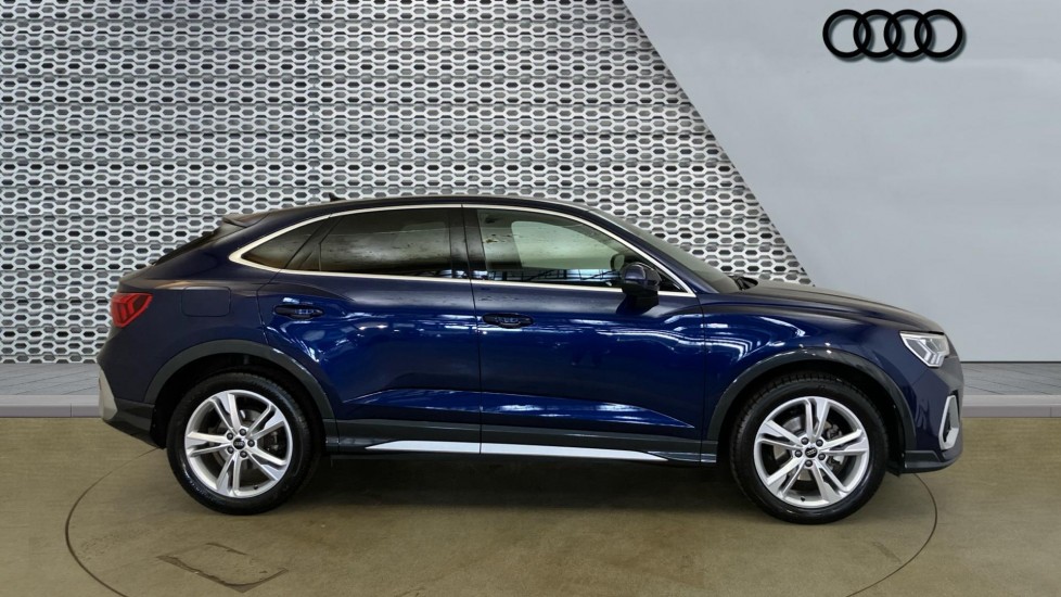 Audi Q3 35 TFSI S Line 5dr [Leather] Petrol Estate - Image 4