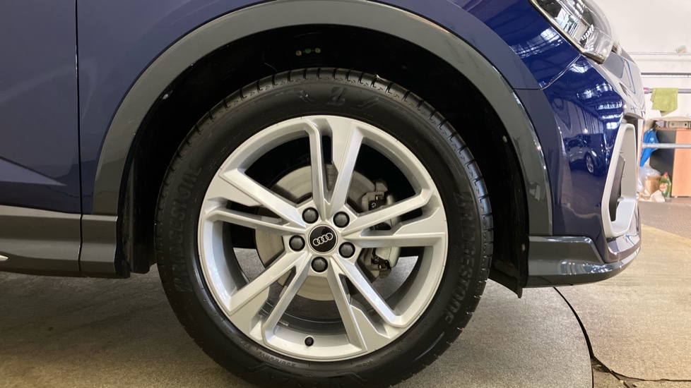 Audi Q3 35 TFSI S Line 5dr [Leather] Petrol Estate - Image 5
