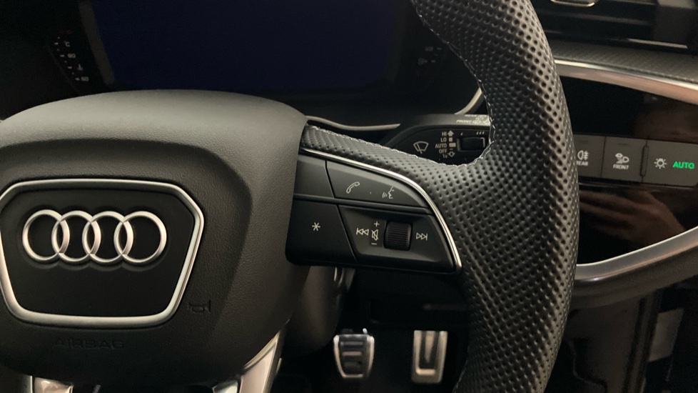 Audi Q3 35 TFSI S Line 5dr [Leather] Petrol Estate - Image 18